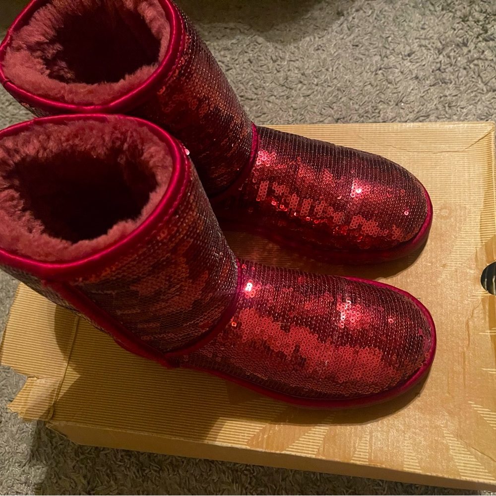 Women’s UGG boot size 8